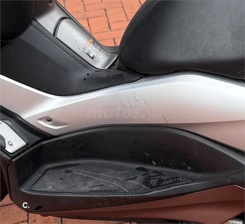 Yamaha XMAX 300 – Vista 7