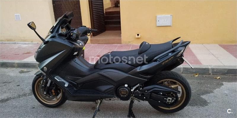 Yamaha TMAX – Vista 3