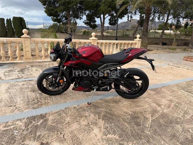Triumph Street Triple 765 – Vista 1