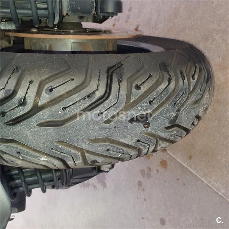 Yamaha XMAX 400 – Vista 5