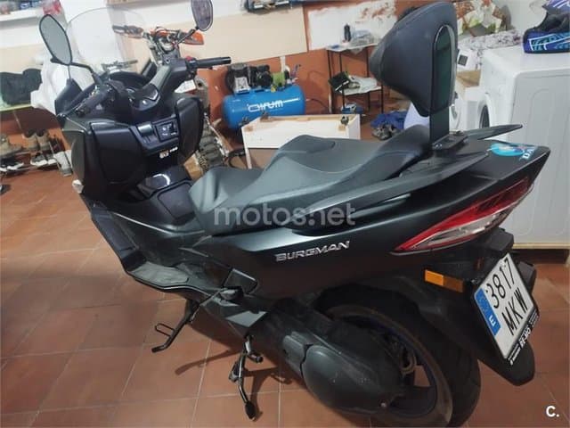 Suzuki BURGMAN 400 – Vista 3