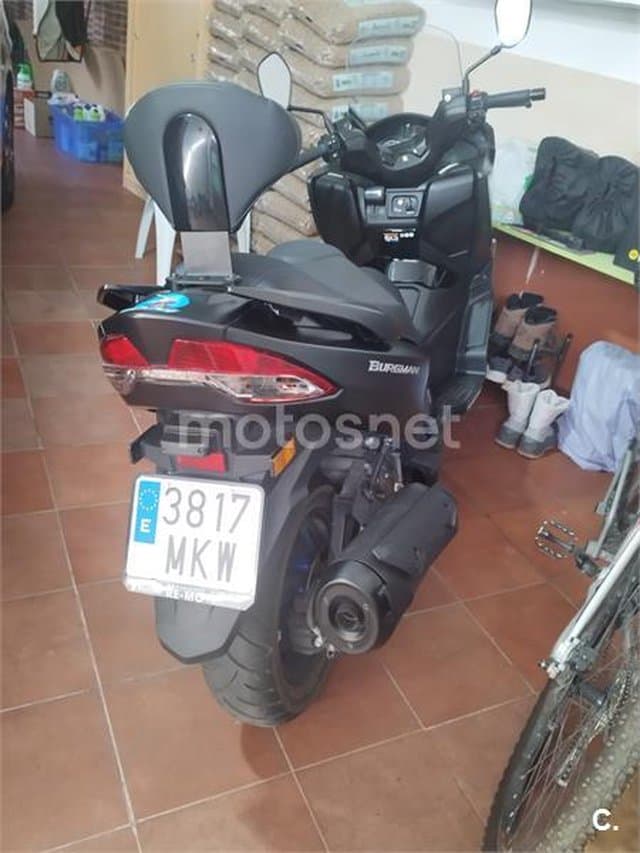 Suzuki BURGMAN 400 – Vista 5