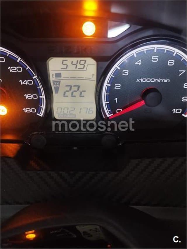 Suzuki BURGMAN 400 – Vista 6