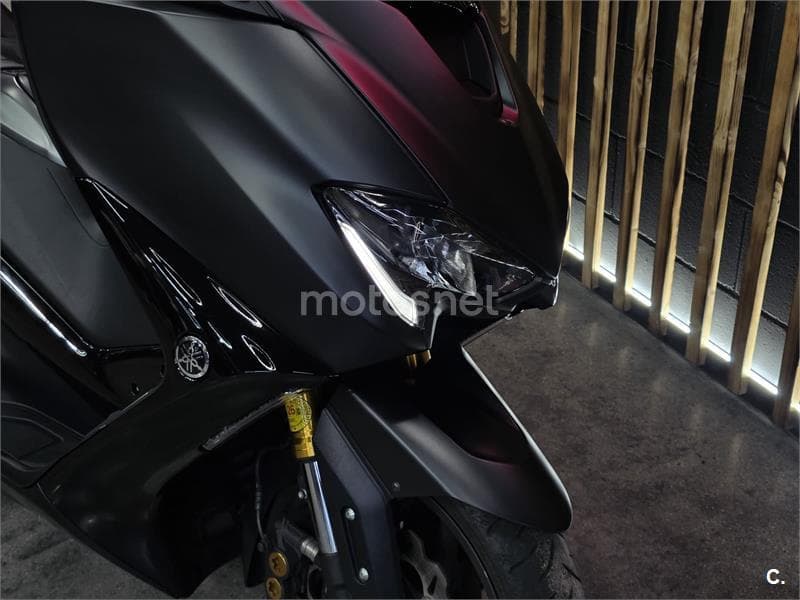 Yamaha TMAX 560 TECH MAX – Vista 2