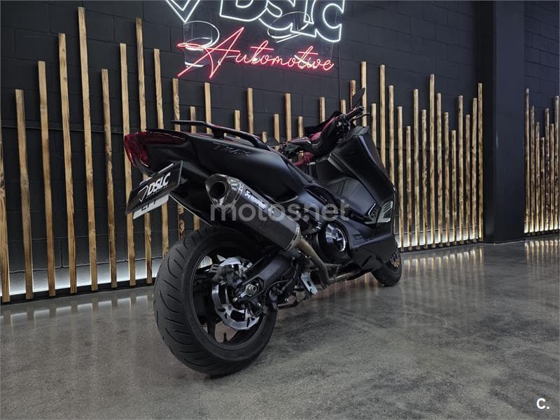 Yamaha TMAX 560 TECH MAX – Vista 19