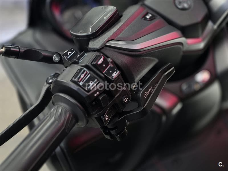 Yamaha TMAX 560 TECH MAX – Vista 26