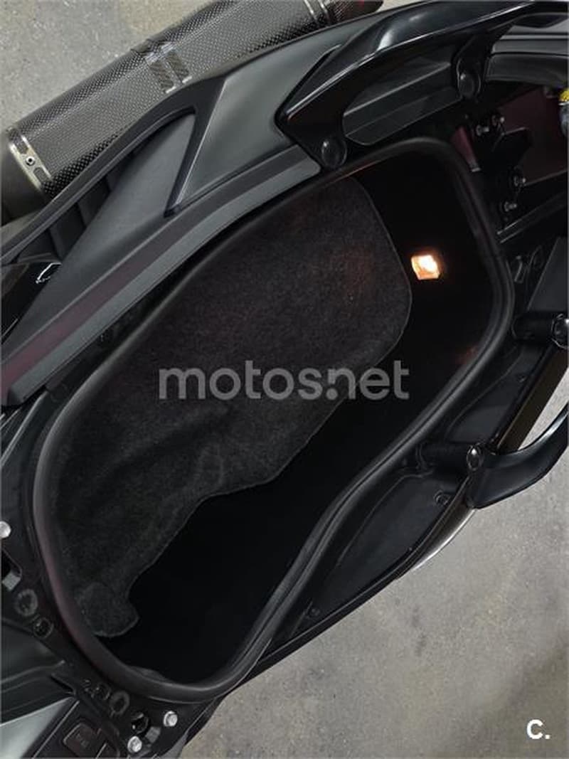 Yamaha TMAX 560 TECH MAX – Vista 7