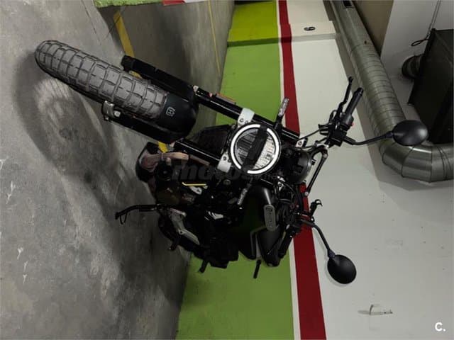 Husqvarna Svartpilen 125 – Vista 4