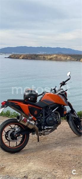 KTM 690 Duke – Vista 3