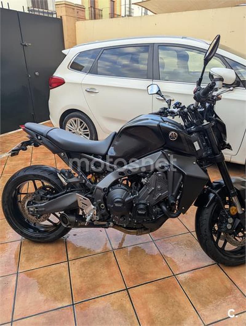 Yamaha MT 09 – Vista 12