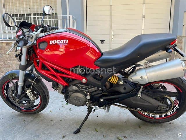 Ducati Monster 696 – Vista 2