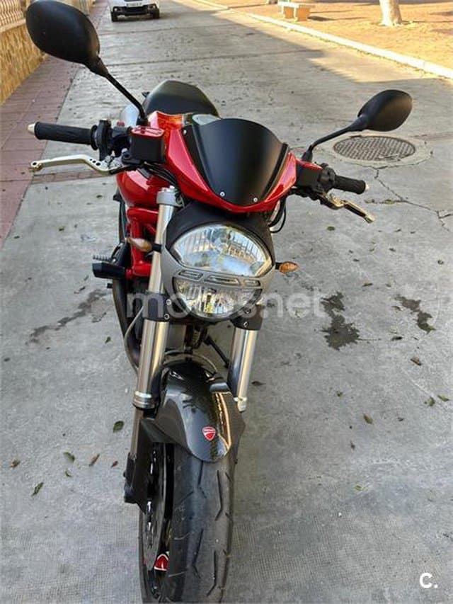 Ducati Monster 696 – Vista 4