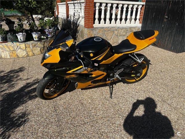 Suzuki GSX R1000 – Vista 1