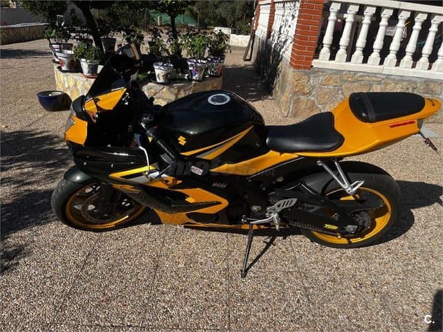 Suzuki GSX R1000 – Vista 6