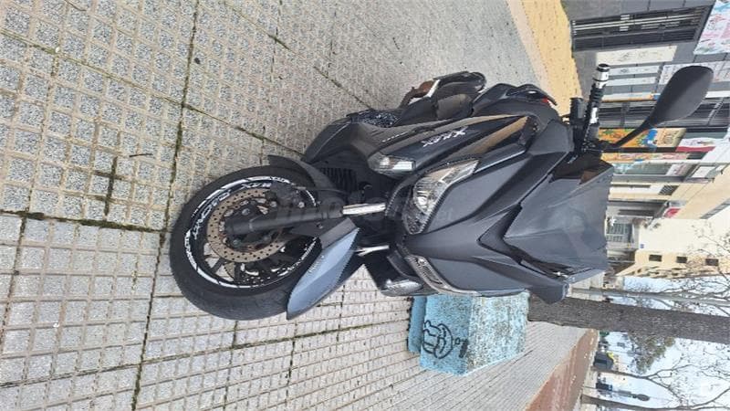 Yamaha XMAX 400 – Vista 1
