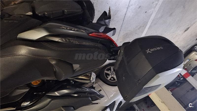 Yamaha XMAX 400 – Vista 6