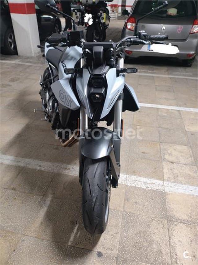 Suzuki GSX-8S – Vista 1