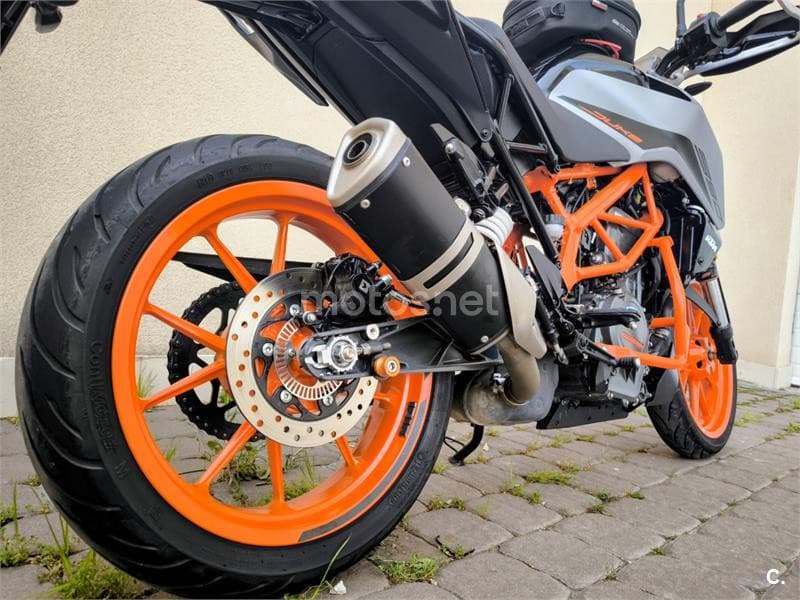 KTM 390 – Vista 12