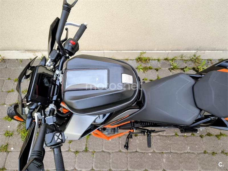 KTM 390 – Vista 14