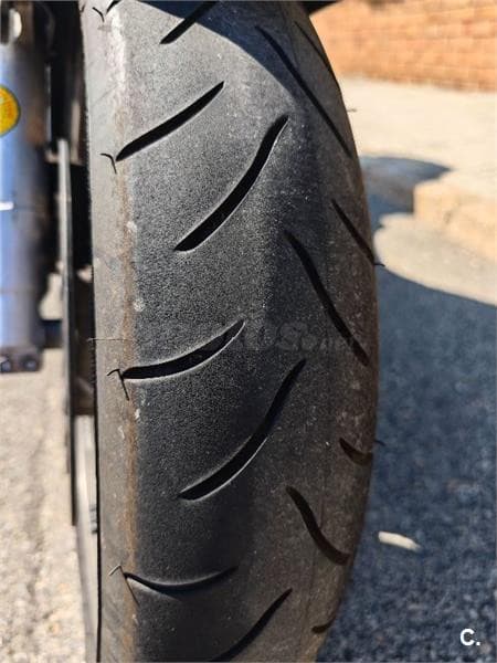 Suzuki GSR 600 – Vista 12