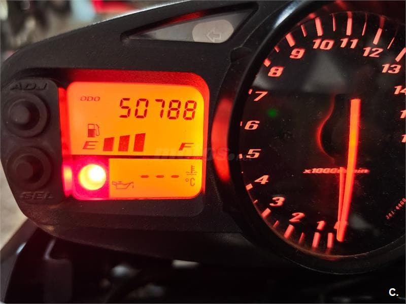 Suzuki GSR 600 – Vista 6