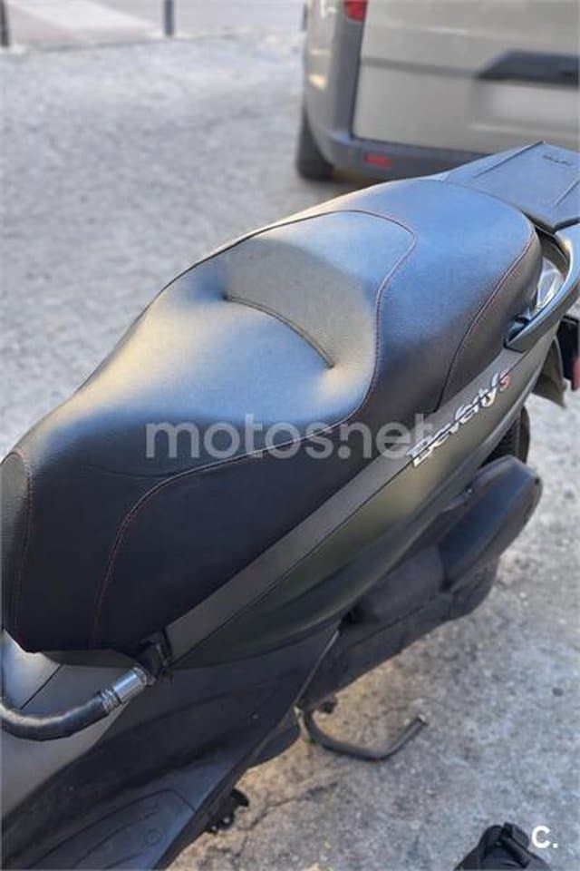 Piaggio Beverly 300 – Vista 8