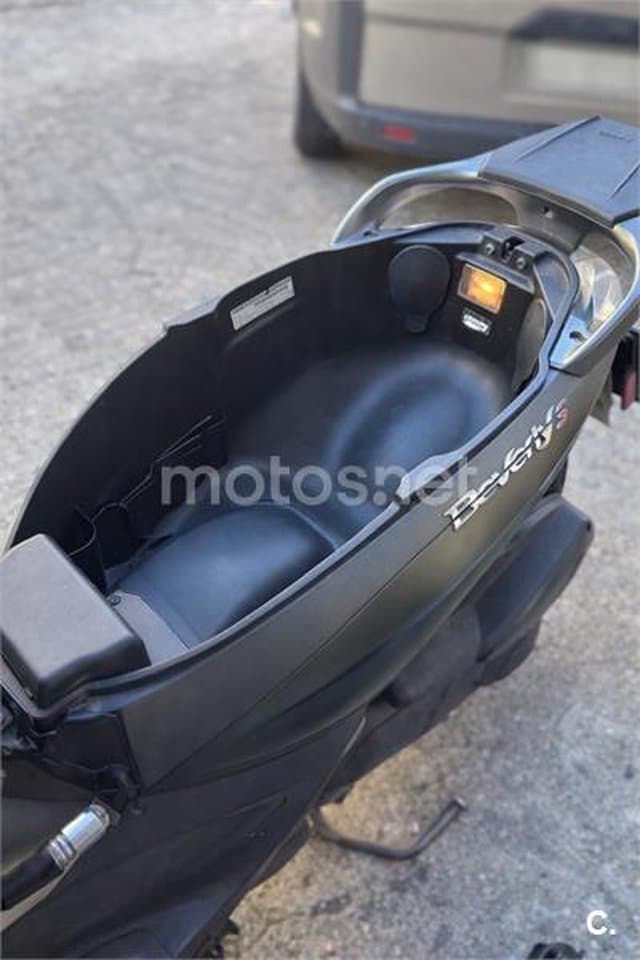 Piaggio Beverly 300 – Vista 9