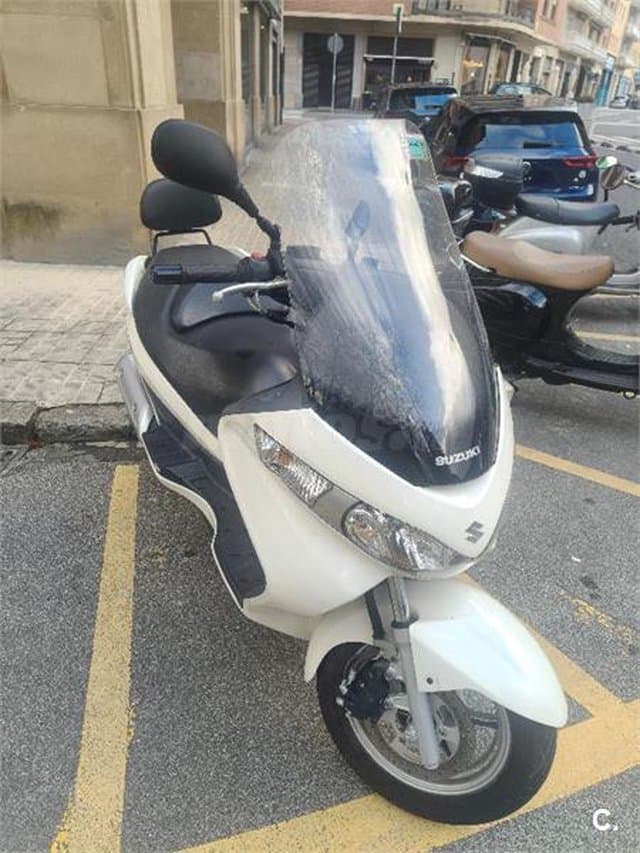 Suzuki BURGMAN 200 1700 € 2017 Navarra - 1