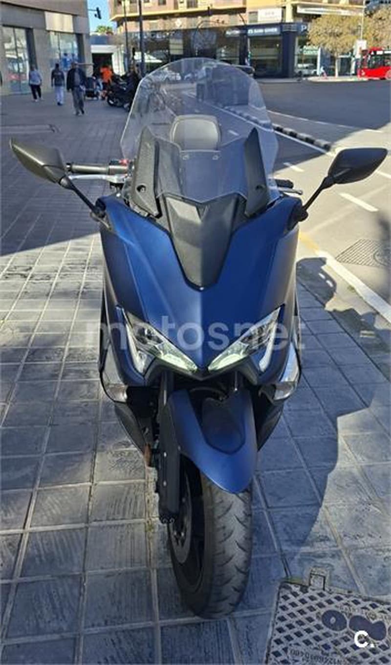 Yamaha TMAX – Vista 2