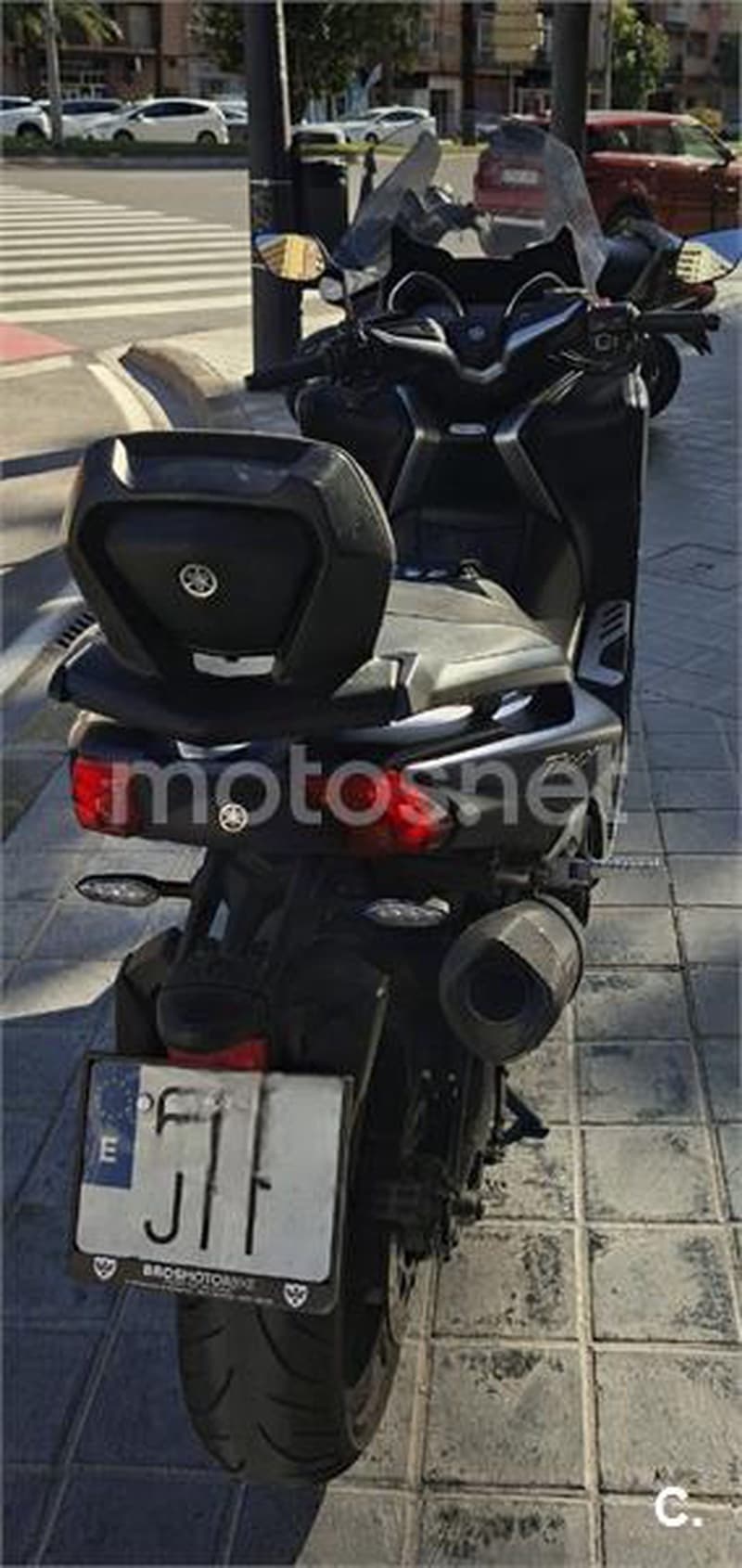 Yamaha TMAX – Vista 4