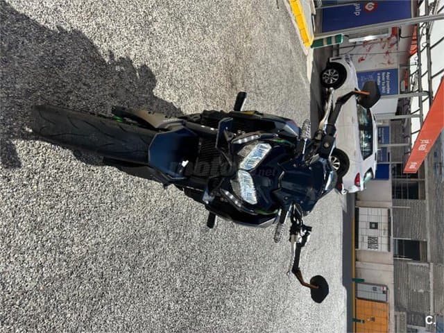 Kawasaki Z900RS 8000 € 2023 Valencia - 3
