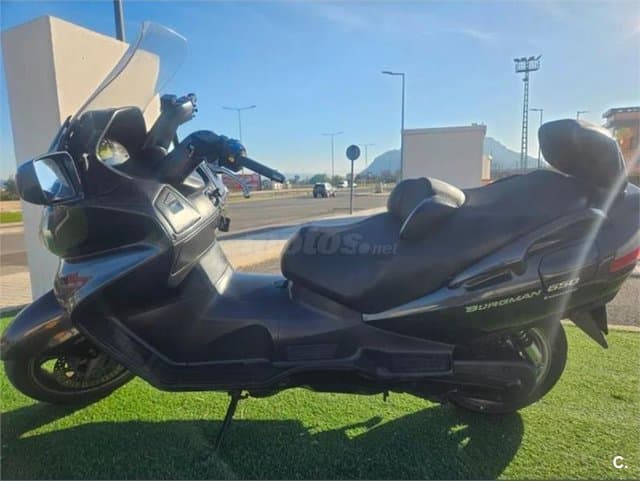 Suzuki BURGMAN 650 Executive – Vista 1