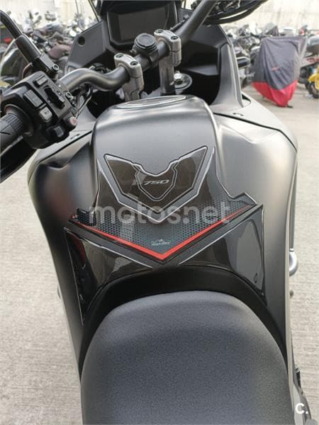 Honda XL 750 Transalp – Vista 3