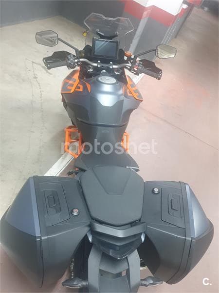 KTM 1290 Super Duke GT – Vista 4