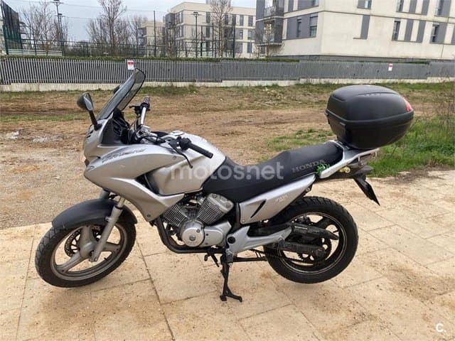 Honda XL 125V Varadero Deluxe 3000 € 2008 Girona - 1