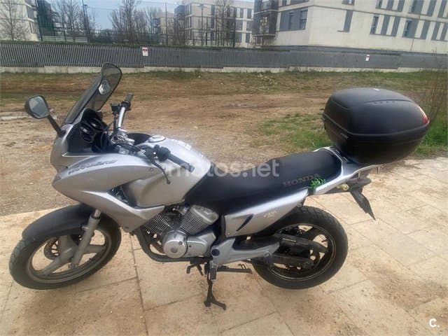 Honda XL 125V Varadero Deluxe 3000 € 2008 Girona - 3
