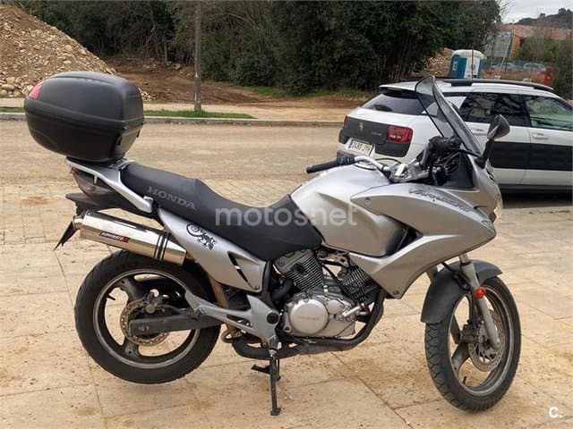 Honda XL 125V Varadero Deluxe 3000 € 2008 Girona - 5