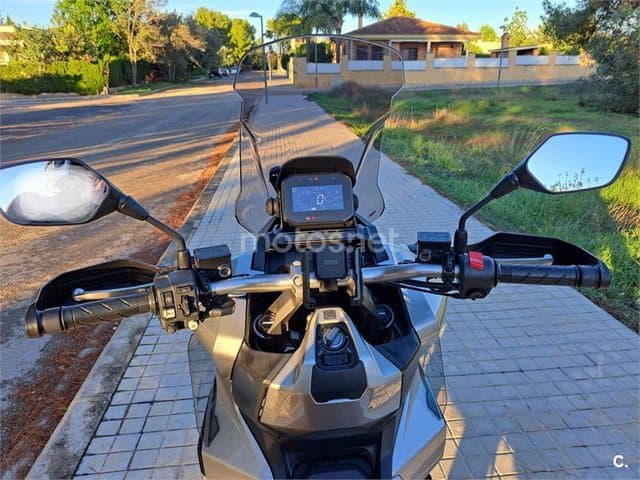 Honda ADV 350 – Vista 11