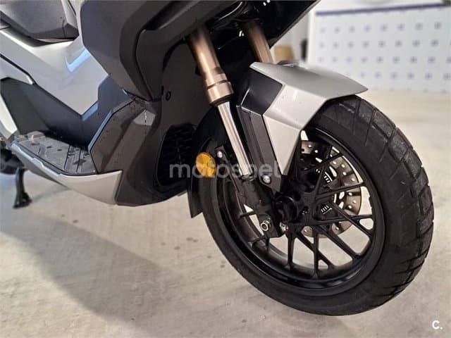 Honda ADV 350 – Vista 6