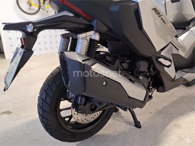 Honda ADV 350 – Vista 8