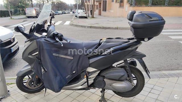 Honda Forza – Vista 3