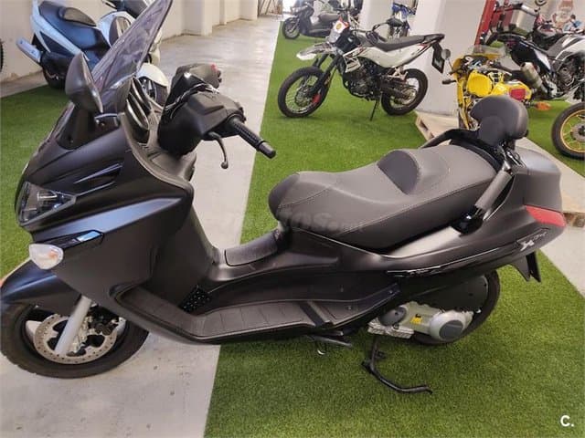 Piaggio X EVO 125 – Vista 2