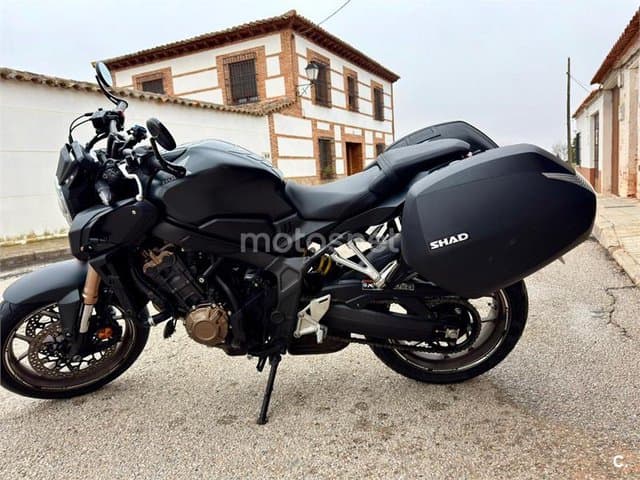 Honda CB 650 R – Vista 11