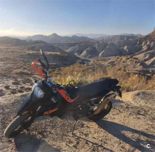 KTM 690 SUPERMOTO – Vista 1