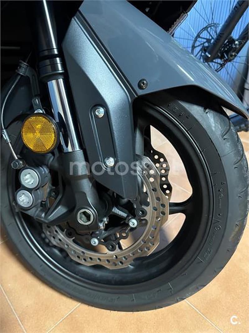 Yamaha TMAX 560 ABS – Vista 7