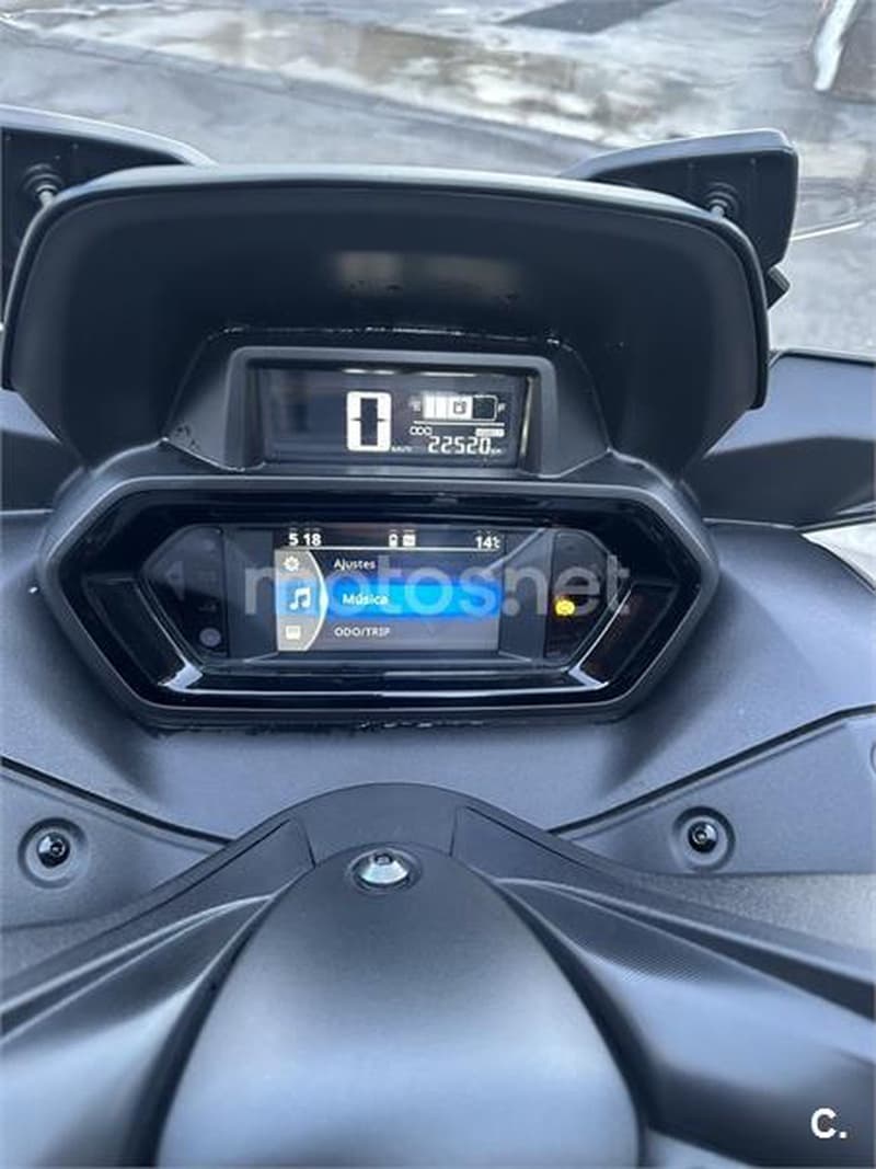 Yamaha XMAX 300 – Vista 1