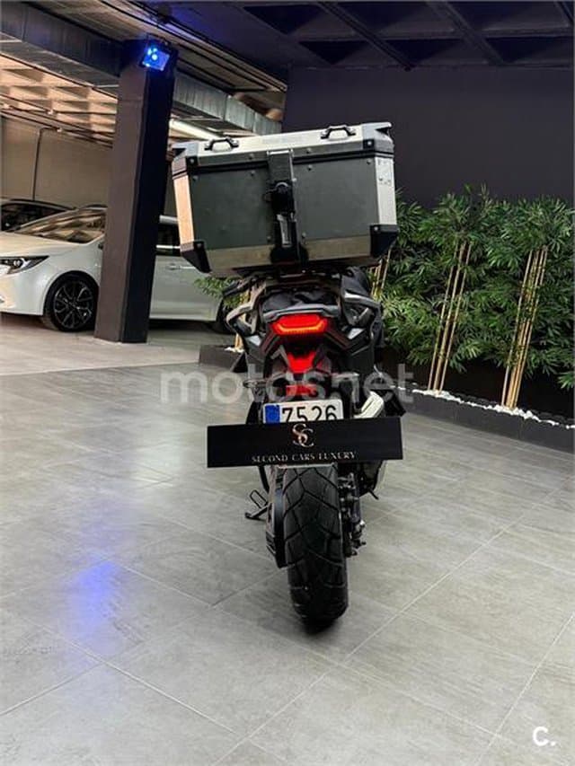 Honda X-ADV – Vista 4