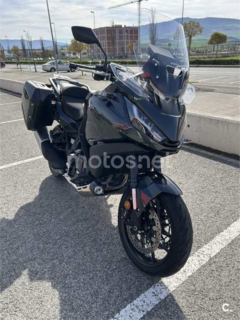 Honda NT1100 – Vista 8