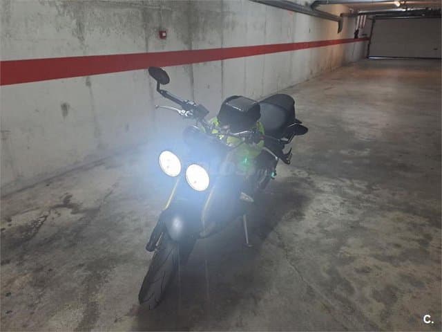 Triumph Street Triple – Vista 4