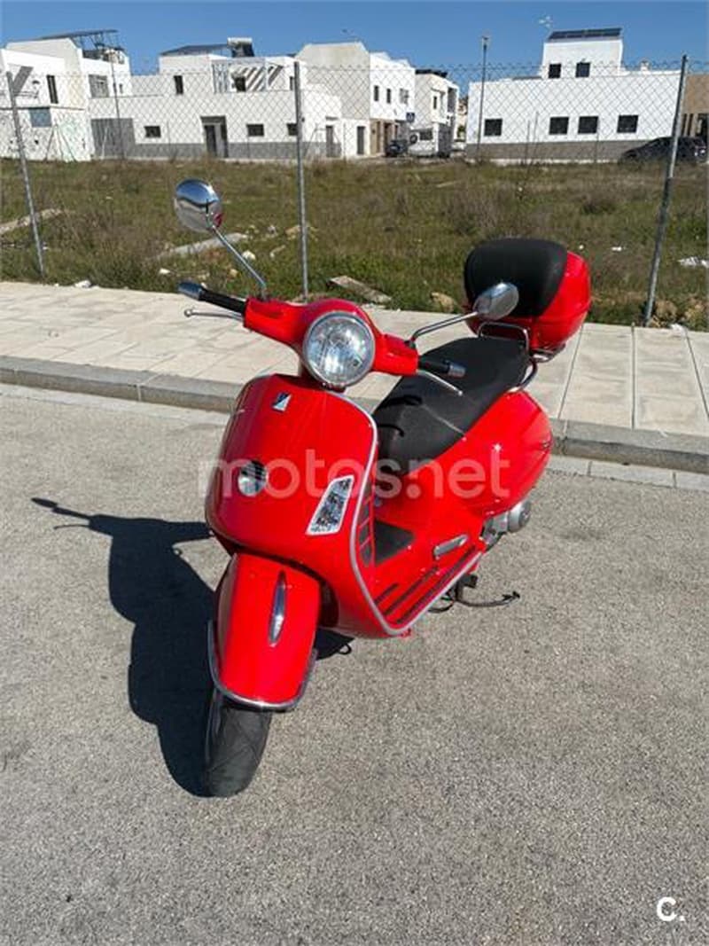 Vespa GTS 125 3300 € 2008 Sevilla - 1